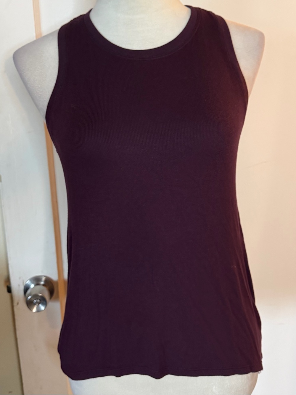 Athleta Eggplant Sleeveless Tank Top Racerback workout yoga fitness run hike